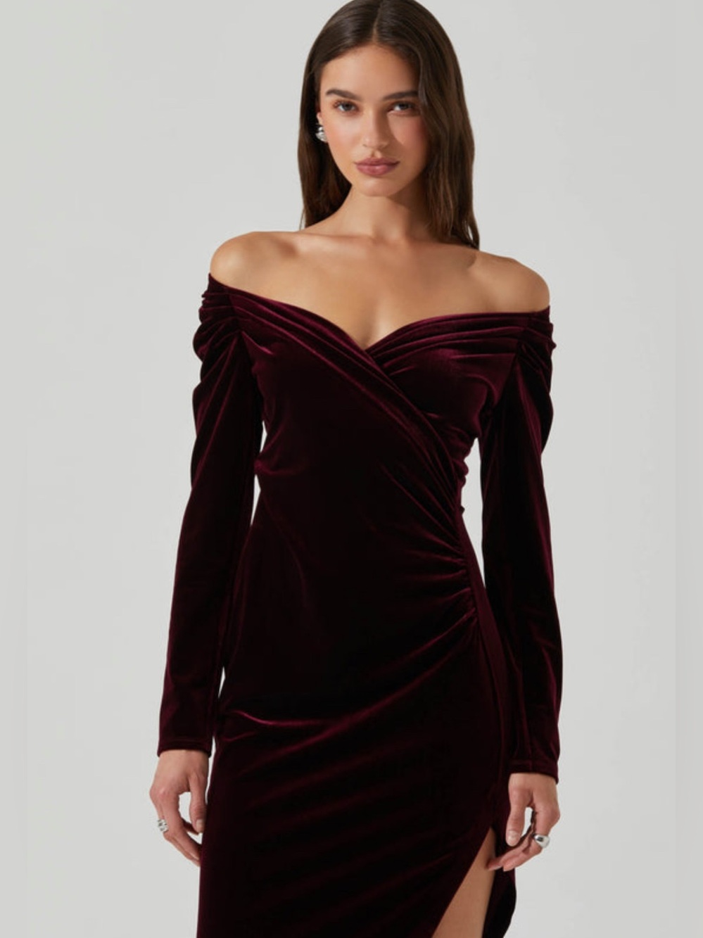 NWT ASTR The Label Sirica Velvet Off Shoulder Dress in Burgundy Wine, Small